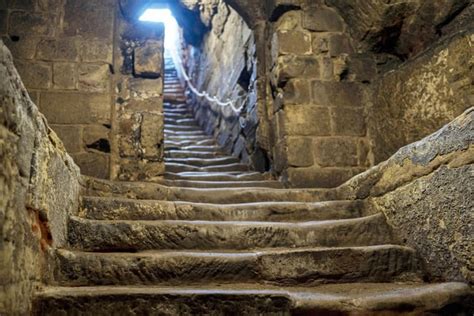 IN PICTURES: Inside Pontefract Castle's terrifying dungeon where Civil ...