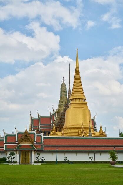 Visit The Grand Palace of Bangkok |Thailand| A Walk-Through History ...