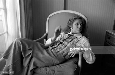 83 Kathleen Turner 1989 Photos & High Res Pictures - Getty Images