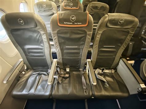 Review - Lufthansa A319 Business Class, Amsterdam - Munich - Zac George