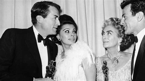 Feud: All the “Batsh—t Crazy” Behavior of the 1963 Oscars | Vanity Fair