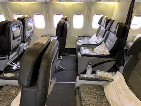 Icelandair Saga Premium Review - Comfortable Seats & Good Service