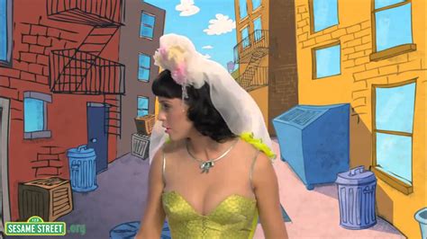 Katy Perry sings Hot N Cold with Elmo on Sesame Street - YouTube