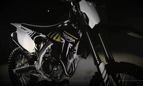 TRIUMPH 250 MX BIKE REVEALED AT LA COLISEUM | The Dirt Bike | Motocross ...