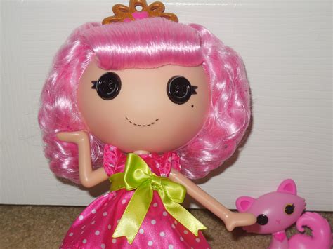 Veni Vidi Dolli: REVIEW: Lalaloopsy Jewel Sparkles