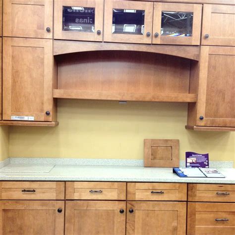 Love these shaker style maple cabinets by kraftmaid- master bath for ...