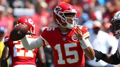 Chiefs vs. Chargers: Patrick Mahomes Highlights