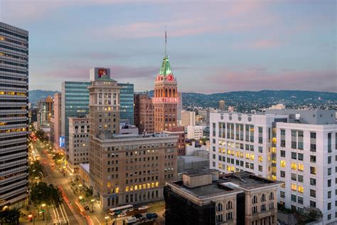 Lake Merritt Hotel in Oakland | Oakland Marriott City Center