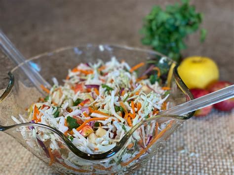 Oil-Free Cabbage and Apple Slaw - Your Mom's Vegan