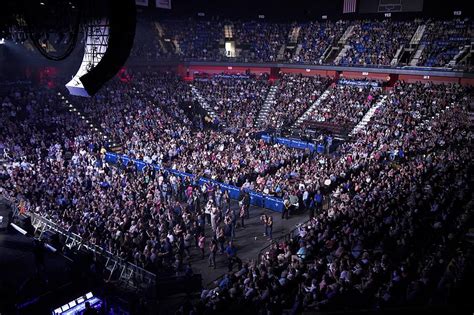 Big Concert Crowds Are Back At The Mohegan Sun Arena