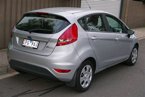 2012 Ford Fiesta SE 4dr Sedan 5-spd manual w/OD