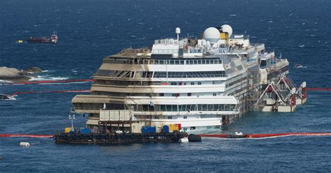 Costa Concordia missing victims possibly found off coast of Italy as divers search shipwreck ...