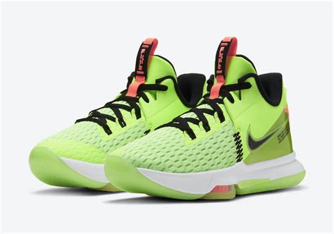 Nike LeBron Witness 5 Arrives in “Grinch” Colorway – Sneaker Novel