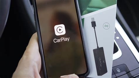 This CarPlay wireless adapter makes your wired CarPlay setup work wirelessly » Gadget Flow