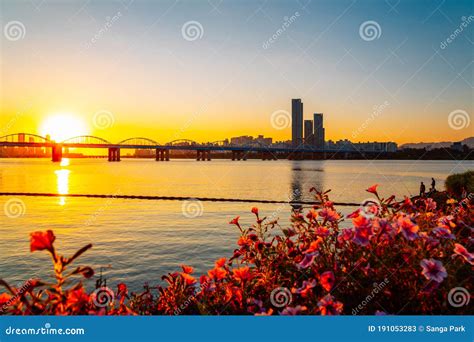 Sunset Of Dongjak Bridge And Seoul City With Han River From Banpo Hangang Park In Seoul, Korea ...