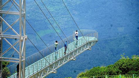 Entry fee to cantilever glass bridge at Wagamon slashed - The Hindu