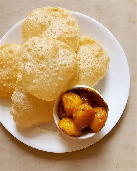 Luchi & Alur Dom (Bengali Luchi Aloo Dum) - Chef's Pencil