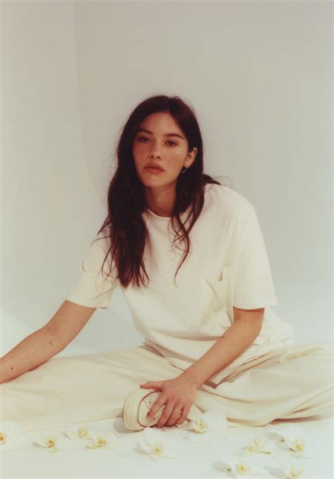 Gracie Abrams Offers A Healing Space For The Brokenhearted in ‘minor’ / Ones To Watch