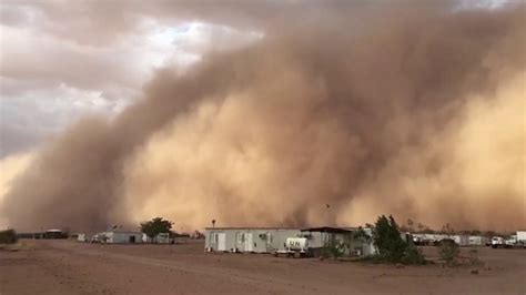 haboob (sandstorm) is coming - YouTube