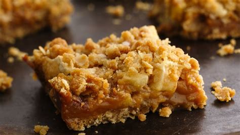 Caramel Apple Bars Recipe - BettyCrocker.com