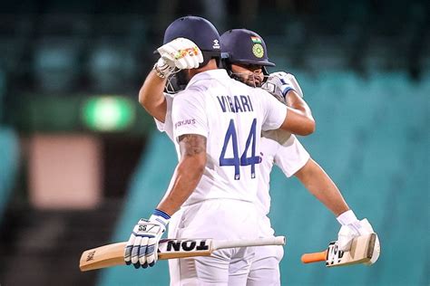 Rishabh Pant and Hanuma Vihari embrace | ESPNcricinfo.com