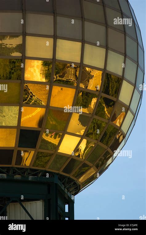 1982 worlds fair sunsphere hi-res stock photography and images - Alamy