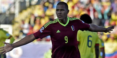 Salomón Rondón anota el primero de Venezuela ante Panamá - 800Noticias