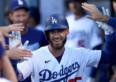 Baseball roundup: Cody Bellinger, Cubs agree to 1 year for $17.5 million