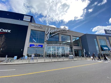 Retail Profile: Yorkdale Shopping Centre in Toronto (Summer 2021 with Photos)