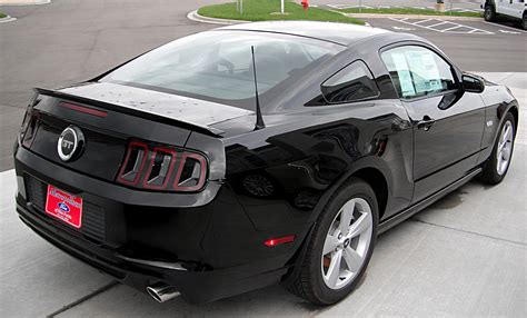 File:2013 Ford Mustang GT (rear view).jpg
