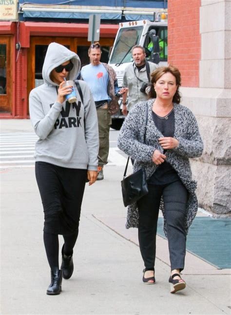 irina-shayk-and-her-mother-out-in-new-york-04-27-2016_5 – HawtCelebs