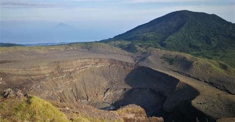 Gunung Lokon di Tomohon | Atourin