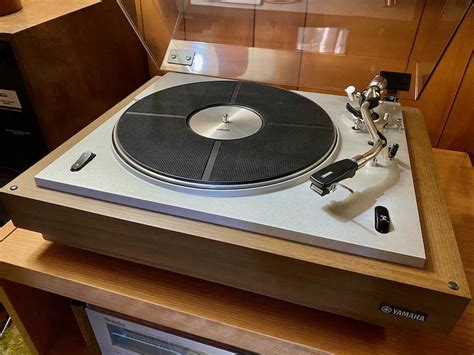 5 Vintage Turntables for Your Stereo System | In Sheeps Clothing