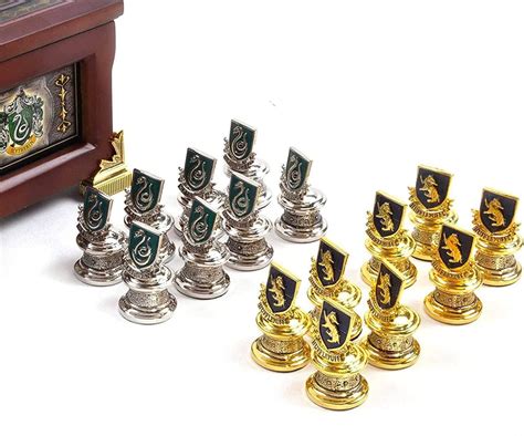 NOBLE COLLECTION - HARRY POTTER - COLLECTABLES - QUIDDITCH CHESS SET S ...