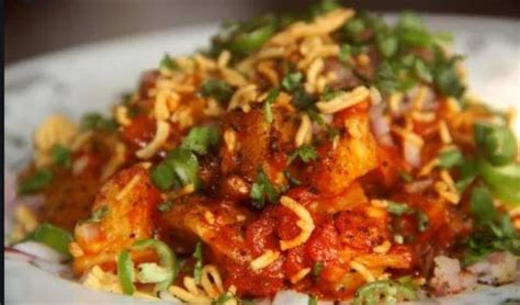 Enjoy Delhi's famous spicy potato chaat at home, Know recipe | NewsTrack English 1