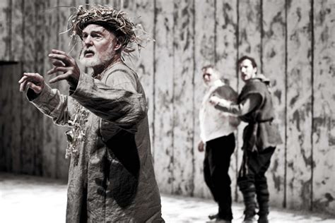 Review: Sir Derek Jacobi's Stirring 'King Lear' at The Donmar - WSJ