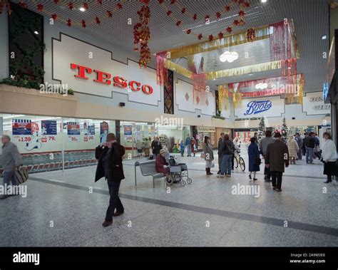 Crossgates, leeds hi-res stock photography and images - Alamy