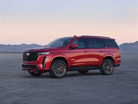 2023 Cadillac Escalade V: Ready to roar - Roadshow