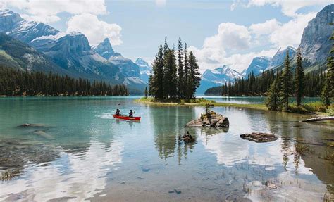 Maligne Lake Cruise of Spirit Island Jasper | Banff Jasper Collection ...