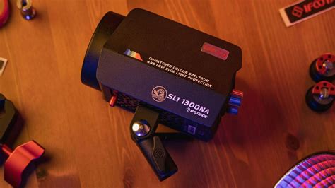 iFootage Anglerfish SL1 130DNA 130W Daylight LED can be powered from a USB power bank - Surfing LA