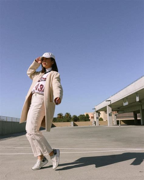 How To Style A Baseball Jersey – 20 Chic Outfit Ideas