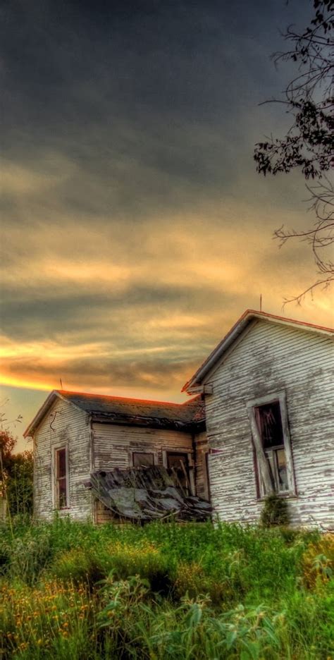 Old Farm House At Sunset | Abandoned farm houses, Old farm houses ...