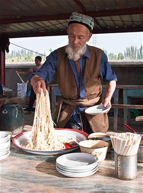 Xinjiang Cuisine Earns Fame at Home and Abroad - Youlin Magazine