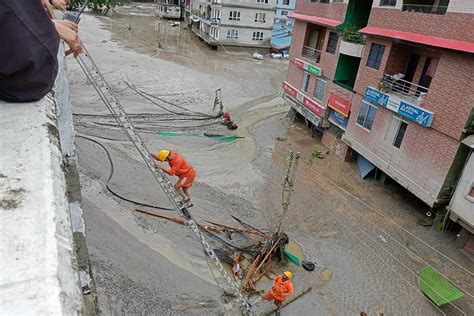 Sikkim Flash Floods: Three Dead, Rescue Operations Underway As Teesta ...