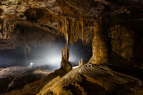 Hang Va 2-Day Expedition | The largest cave in the world