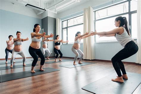 12 Best Prenatal Yoga Classes in Singapore [2022]