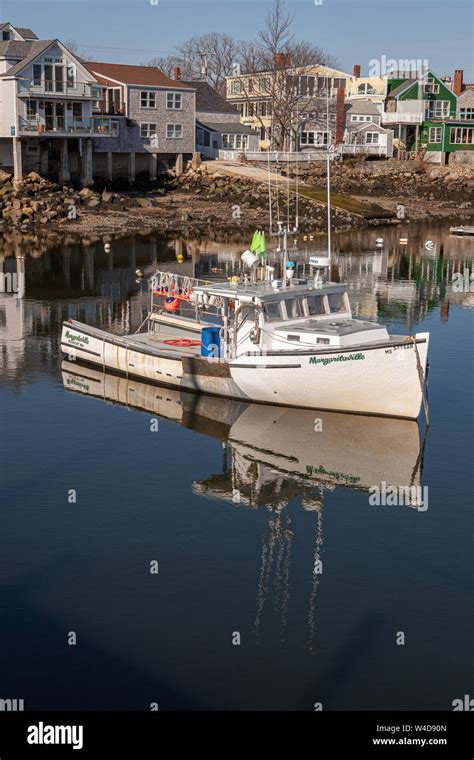 Boat in rockport harbor hi-res stock photography and images - Alamy