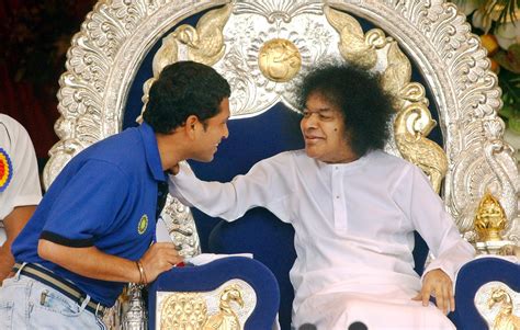 Hindu holy man Sathya Sai Baba dies at 86 - CBS News