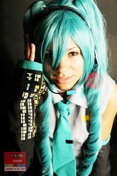 miku - Cosplay Photo (26620072) - Fanpop