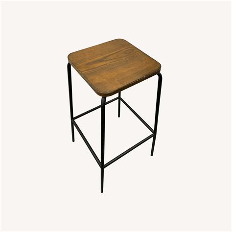 Home Goods Stools - AptDeco